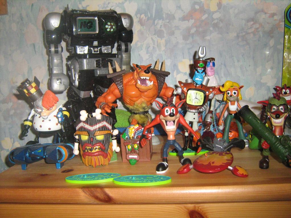 crash bandicoot 4 figurine